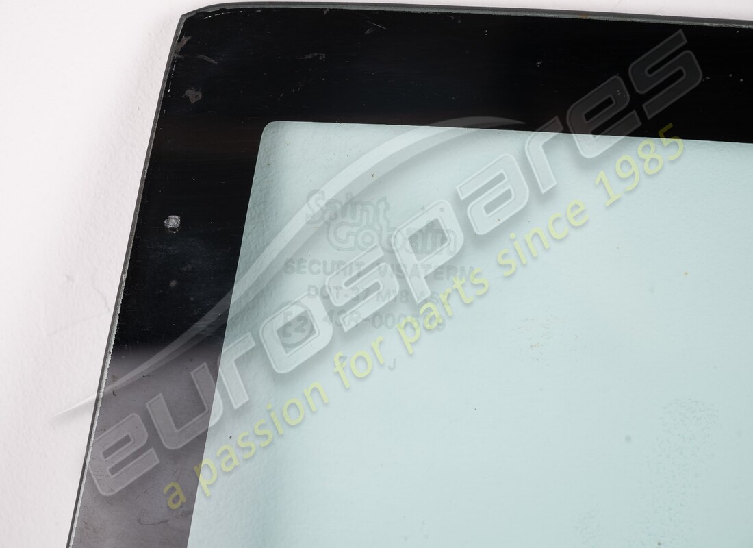 NEW FERRARI LH REAR QUARTER LIGHT. PART NUMBER 2574201700 (2) new ferrari lh rear quarter light. part number 2574201700 (2)