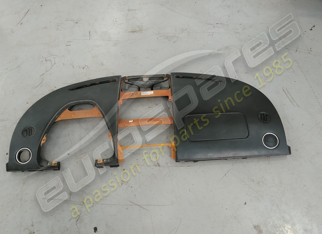 used lamborghini top part of dash . (comes with airbag unit) no airbag. part number eap1384176 (1)