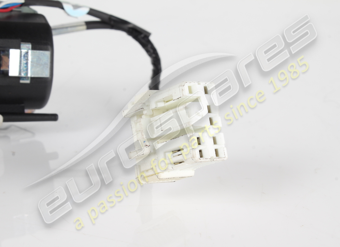 used ferrari lights and rear fog light co. part number 267997 (3)