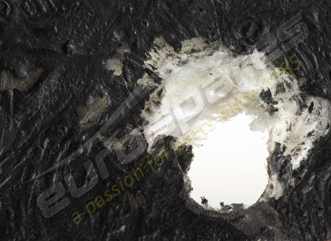 DAMAGED FERRARI RH WHEELHOUSE DOOR. PART NUMBER 65915200 (13) damaged ferrari rh wheelhouse door. part number 65915200 (13)