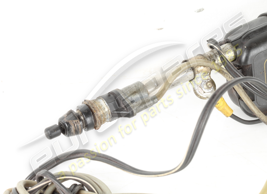 DAMAGED FERRARI ELECTRIC AERIAL. PART NUMBER 66235900 (3) damaged ferrari electric aerial. part number 66235900 (3)