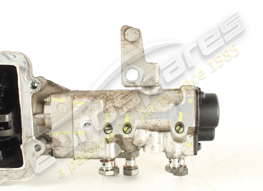 used maserati actuator with cover. part number 183064 (8)