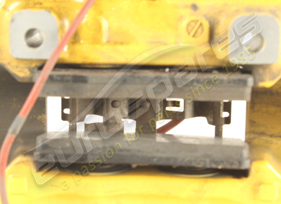 USED FERRARI REAR RH CALIPER WITH PADS. PART NUMBER 311677 (5) used ferrari rear rh caliper with pads. part number 311677 (5)