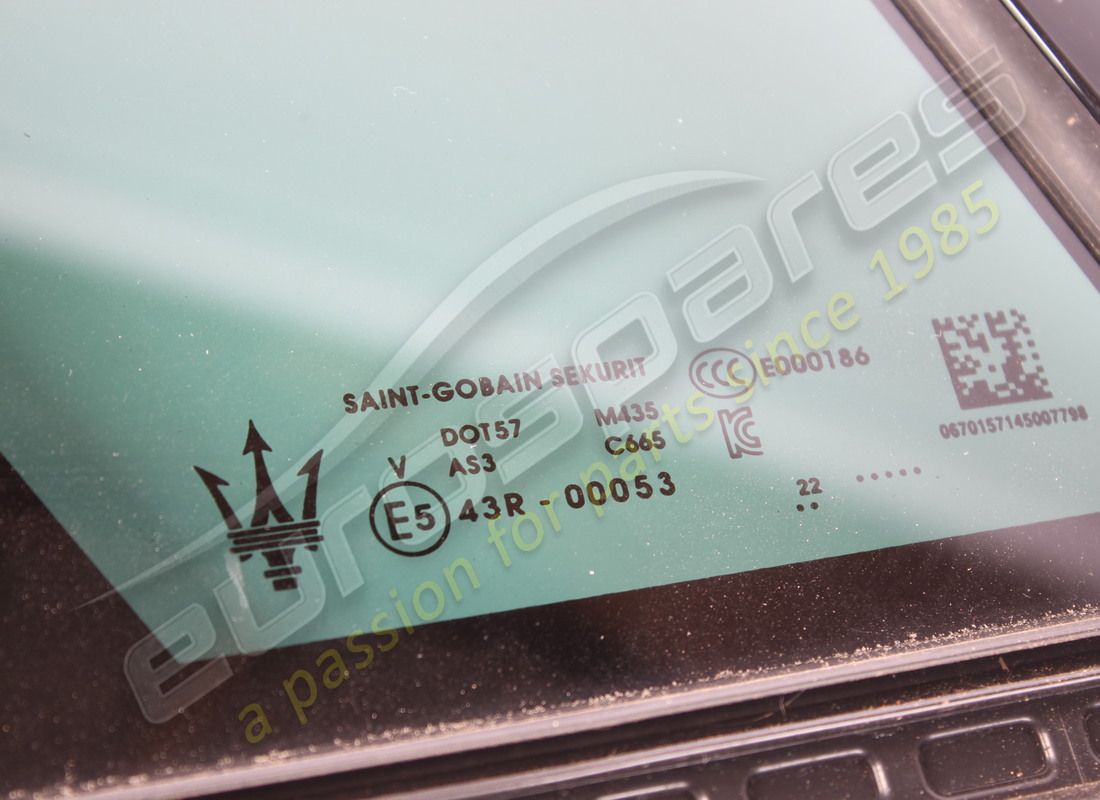 USED MASERATI RH REAR QUARTER WINDOW. PART NUMBER 670157145 (2) used maserati rh rear quarter window. part number 670157145 (2)