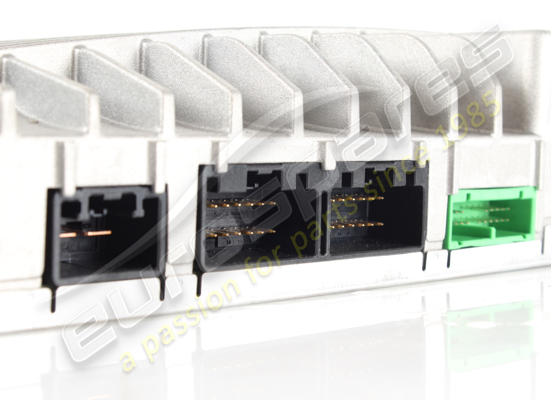 used ferrari 16-channel amplifier. part number 304218 (3)