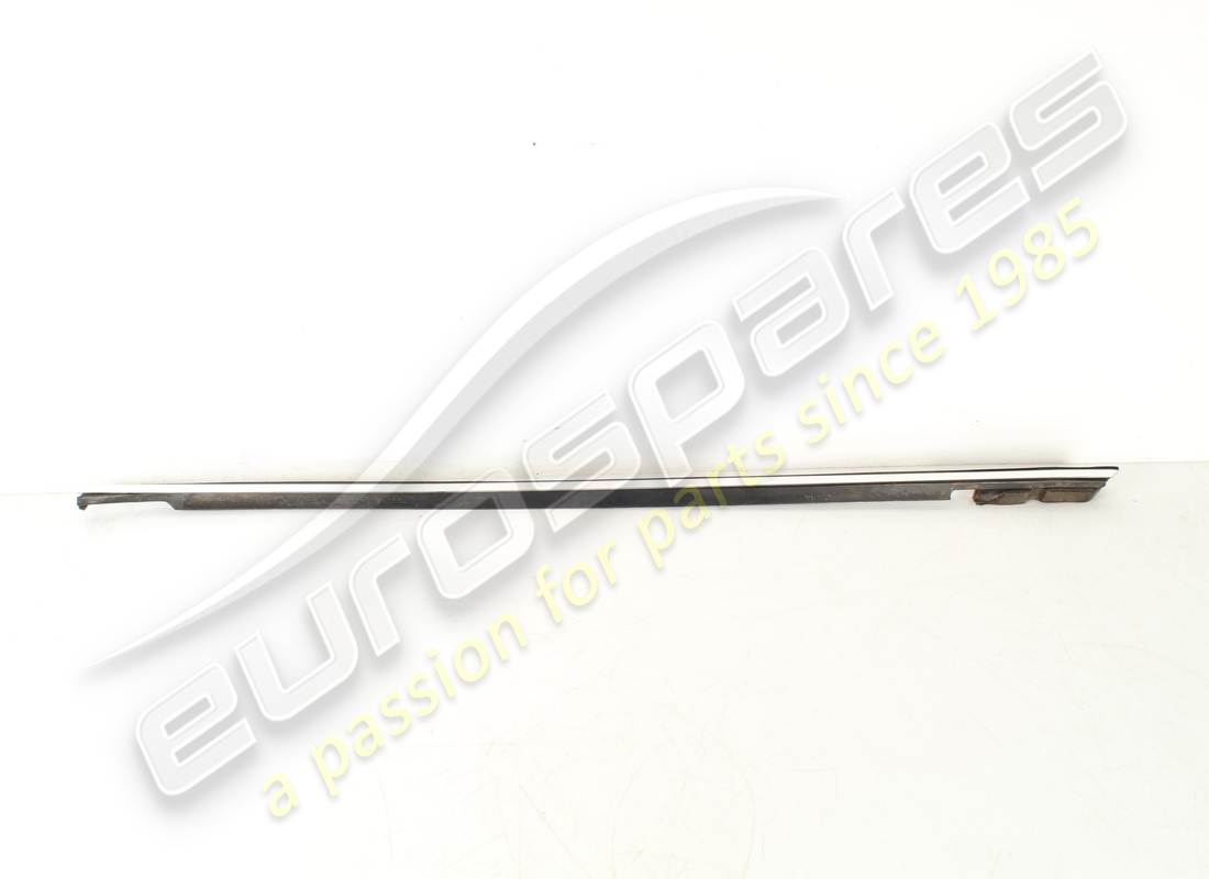 USED Maserati LH LOWER FRONT MOULDING . PART NUMBER 68473200 (1)