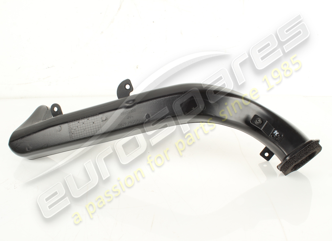 used ferrari rh lateral air conditioning vent duct. part number 88600300 (4)