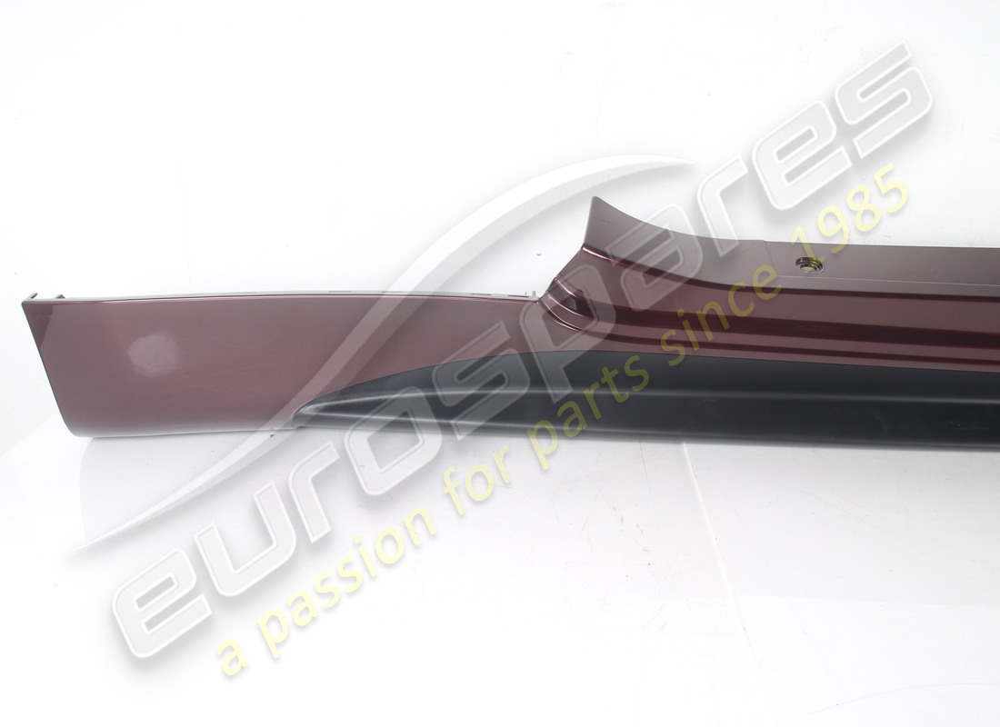 used maserati rh side skirt. part number 980145473 (2)