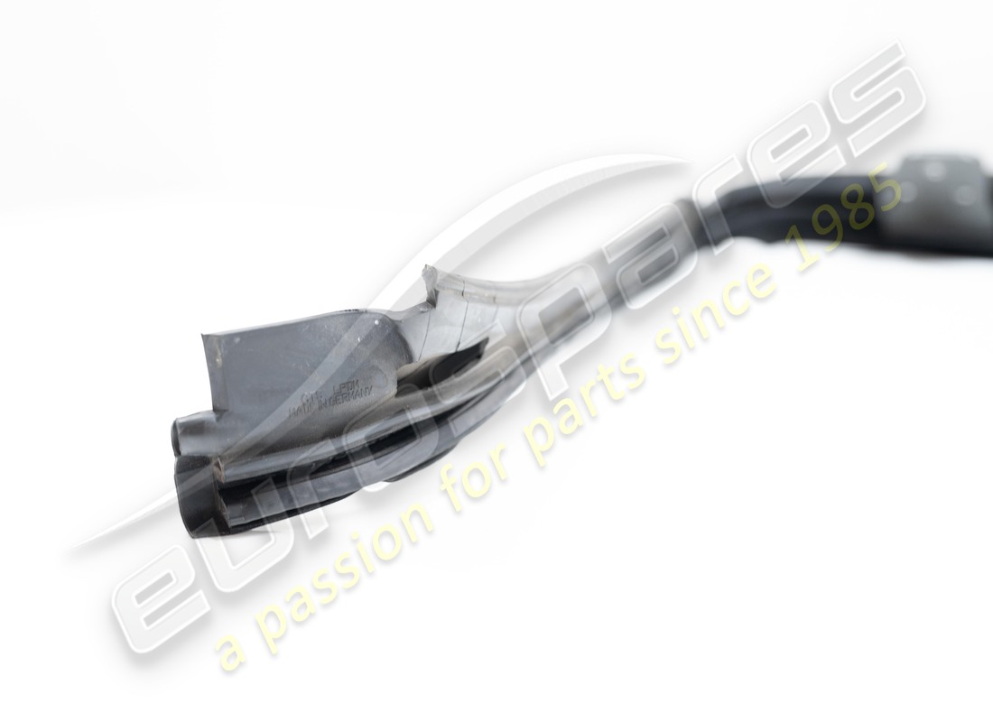 USED FERRARI SCREEN ROOF RUBBER. PART NUMBER 65797300 (2) used ferrari screen roof rubber. part number 65797300 (2)