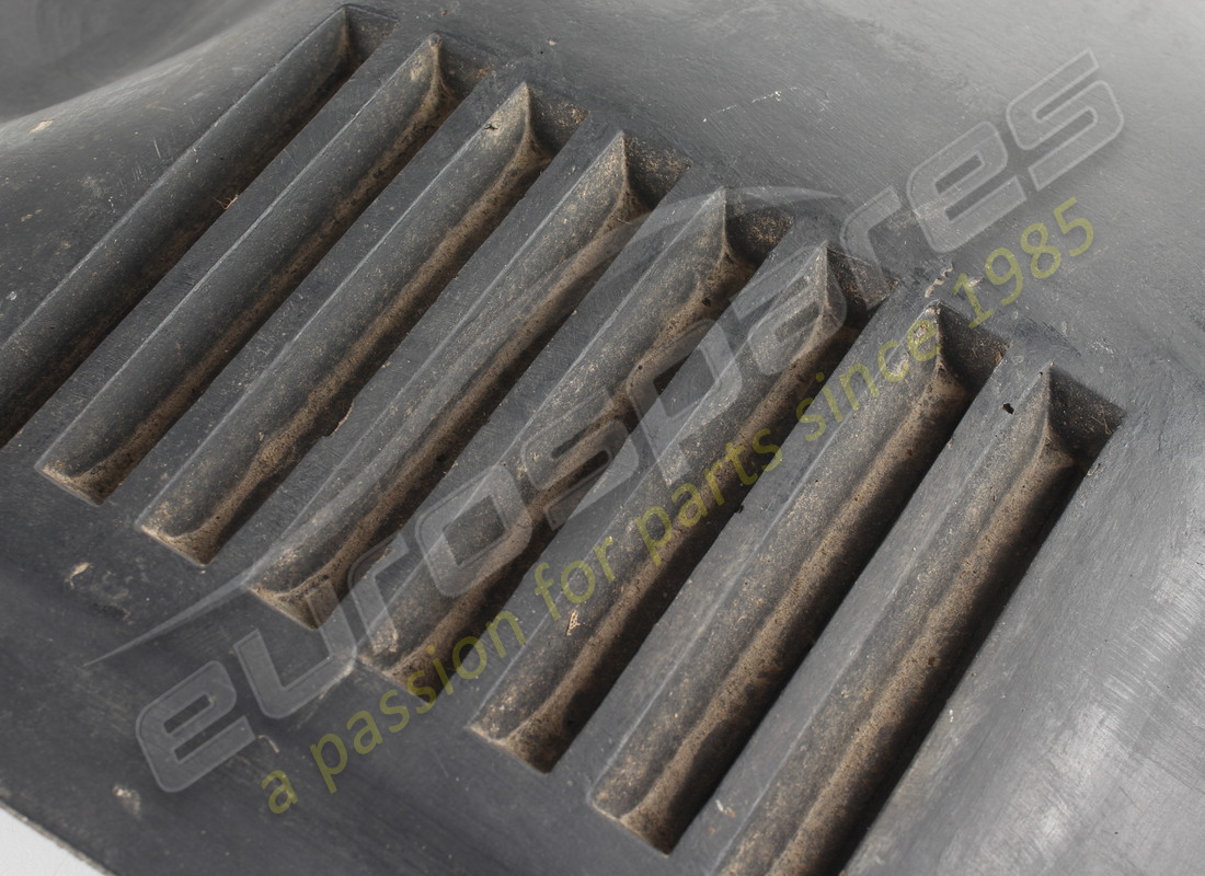 DAMAGED FERRARI RH WHEELHOUSE DOOR. PART NUMBER 65915200 (2) damaged ferrari rh wheelhouse door. part number 65915200 (2)