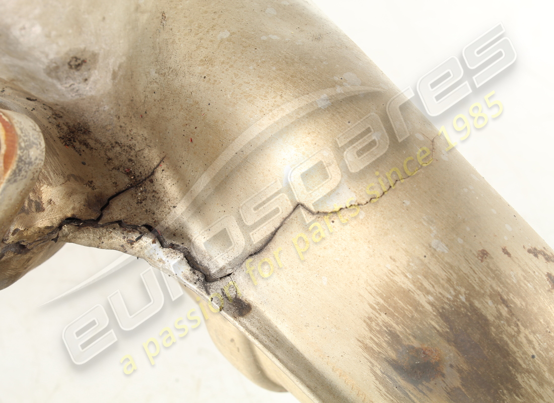 used ferrari rh exhaust manifold. part number 136275 (5)