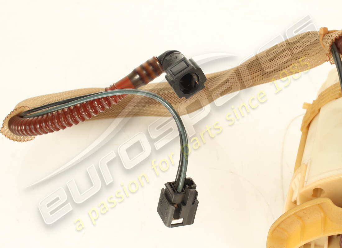 used ferrari fuel pump. part number 272086 (2)