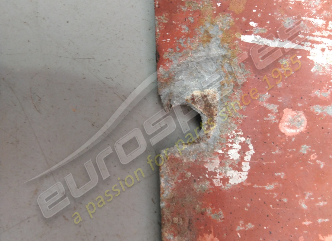 damaged ferrari front panel. part number 40355208 (3)