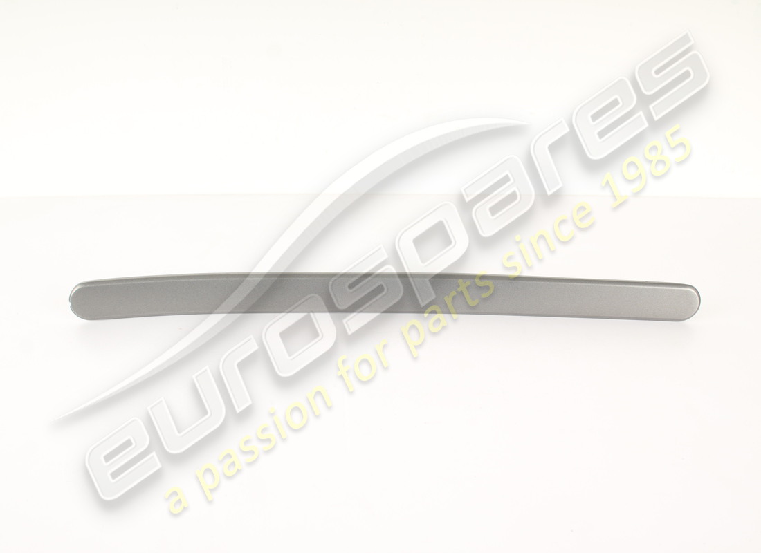 used maserati rear rh mouldingaluminium. part number 67393828 (1)
