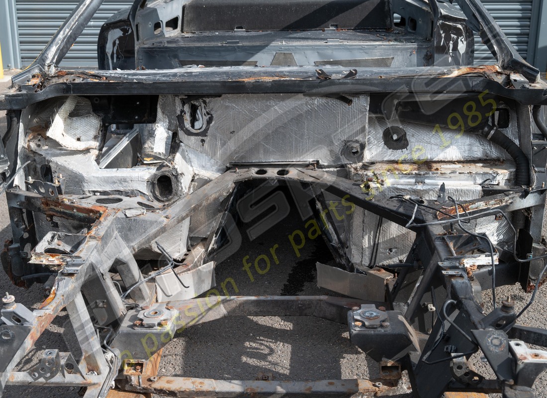 USED FERRARI 550 COMPLETE BODYSHELL BARE. PART NUMBER 65375900 (5) used ferrari 550 complete bodyshell bare. part number 65375900 (5)