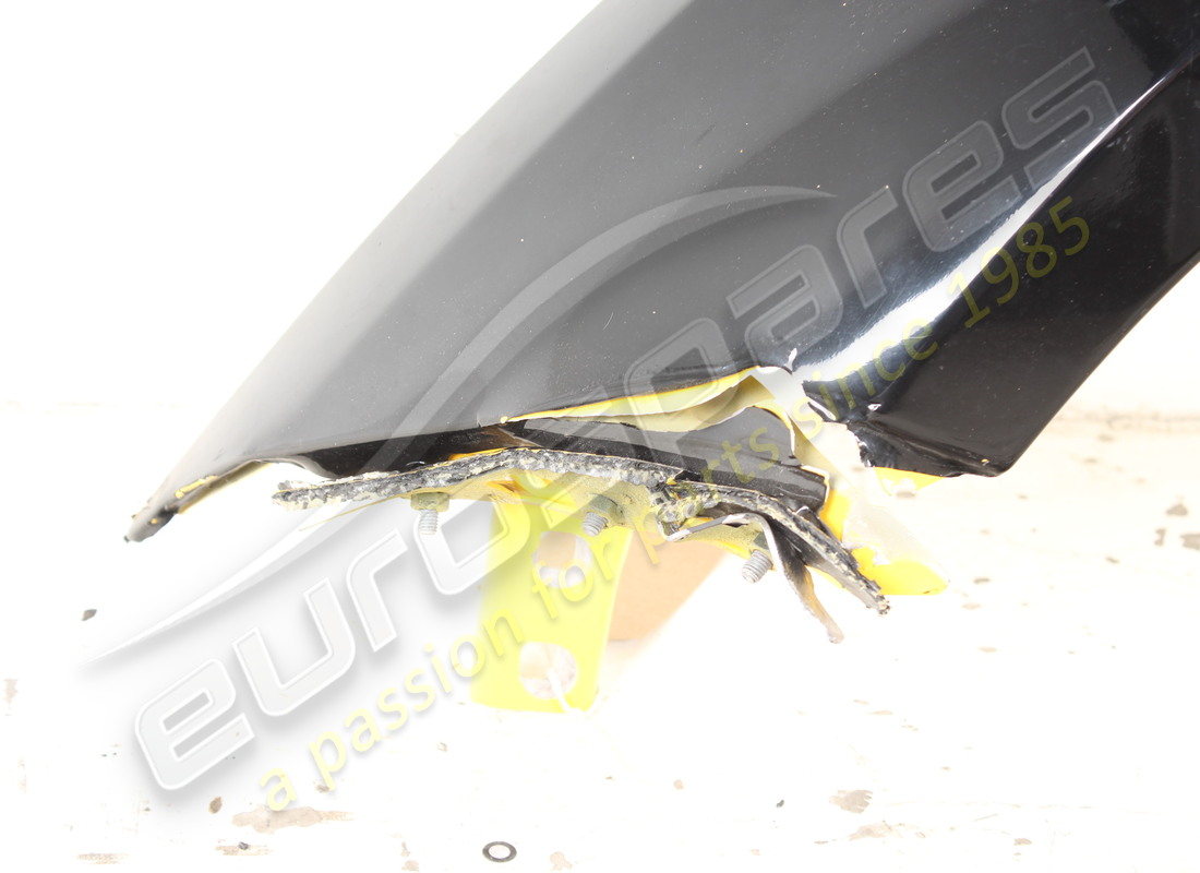 damaged ferrari front lh fender. part number 88857911 (2)