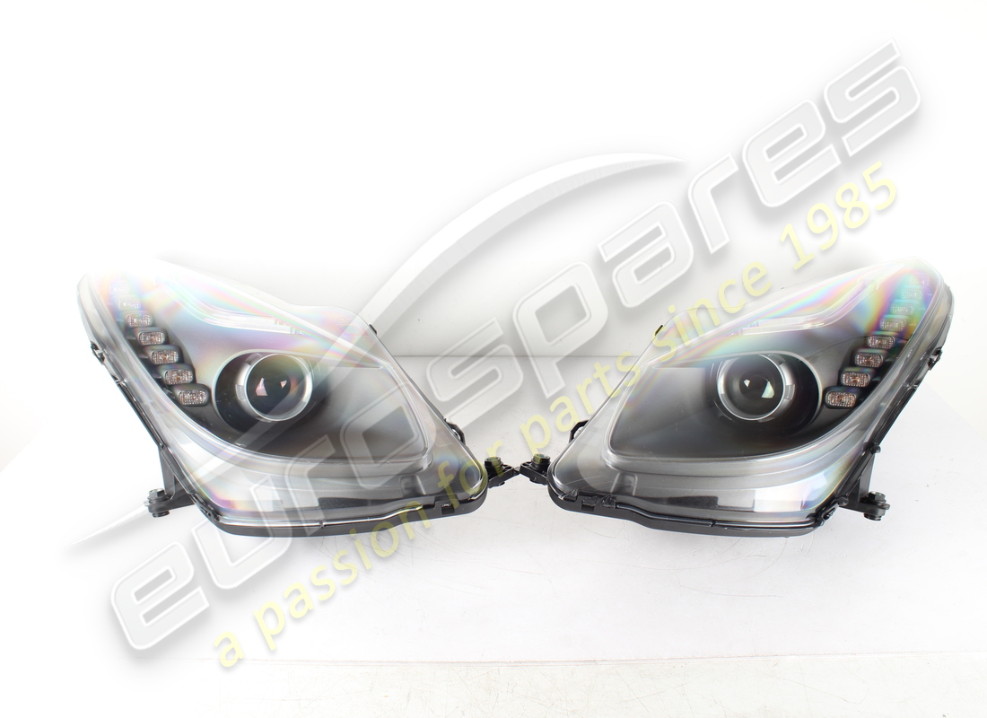 NEW FERRARI AFS HEADLIGHTS KIT. PART NUMBER 70003097 (1) new ferrari afs headlights kit. part number 70003097 (1)