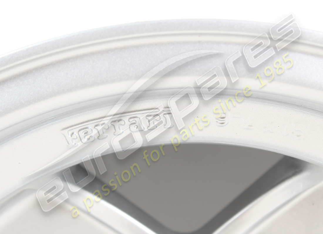 RECONDITIONED FERRARI REAR WHEEL (9X15). PART NUMBER 109193 (2) reconditioned ferrari rear wheel (9x15). part number 109193 (2)