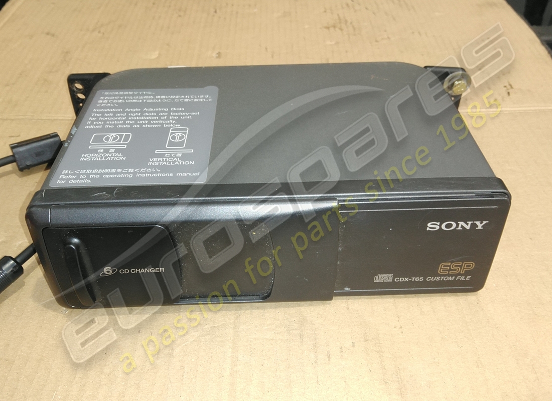 USED FERRARI CD CHARGER UNIT. PART NUMBER 172947 (2) used ferrari cd charger unit. part number 172947 (2)