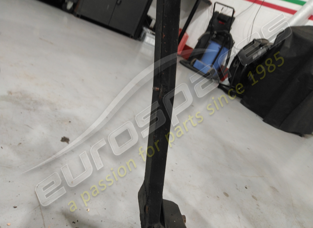 DAMAGED FERRARI ENGINE FRAME. PART NUMBER 65098600 (3) damaged ferrari engine frame. part number 65098600 (3)