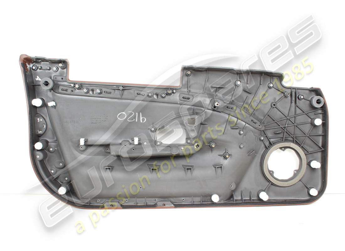 new maserati rh door panel moulding corn. part number 981600228 (2)