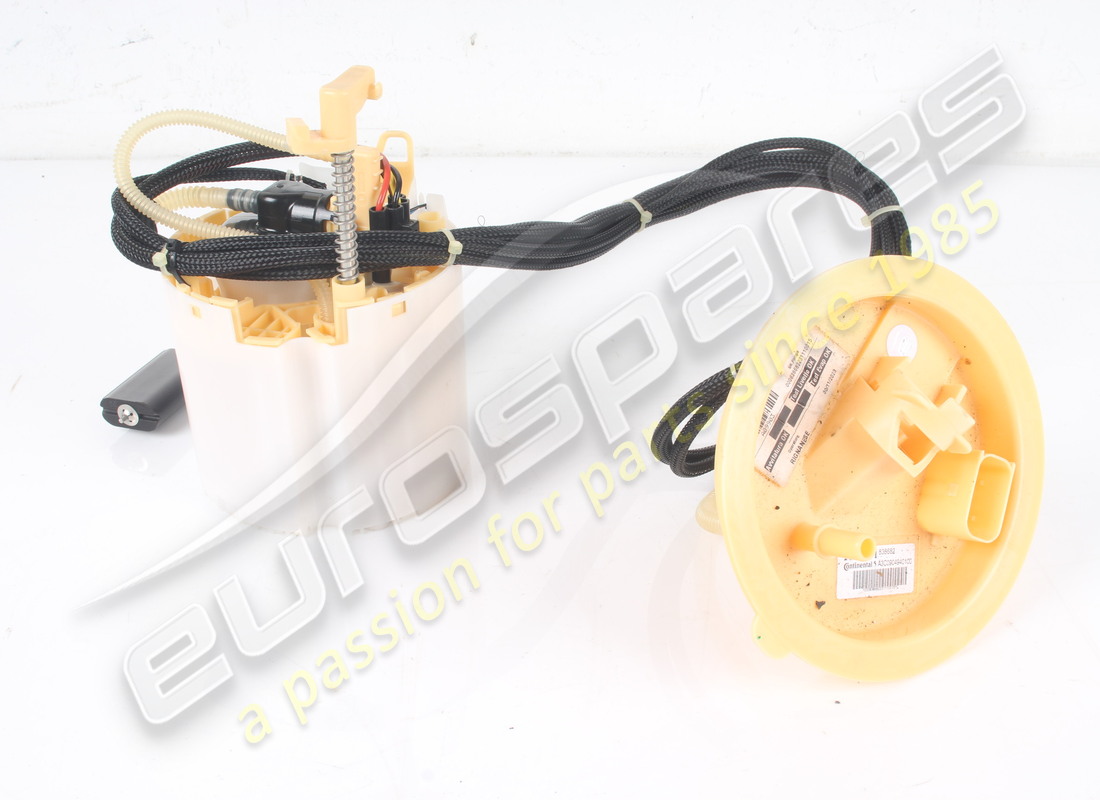 USED Ferrari COMPLETE FUEL PUMP E FLANGIA POMP . PART NUMBER 838682 (1)