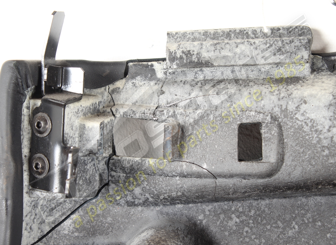 DAMAGED FERRARI PANNELLO FIANCO POST.SX COMPLETE. PART NUMBER 83646100 (7) damaged ferrari pannello fianco post.sx complete. part number 83646100 (7)