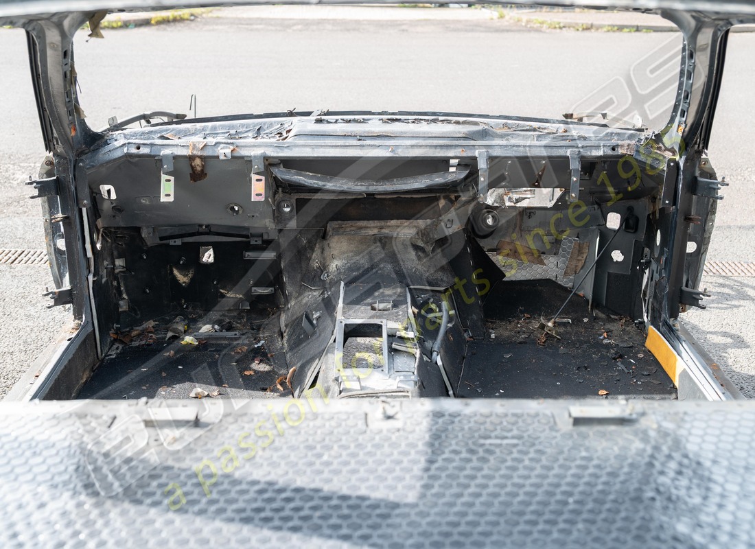 USED FERRARI 550 COMPLETE BODYSHELL BARE. PART NUMBER 65375900 (8) used ferrari 550 complete bodyshell bare. part number 65375900 (8)