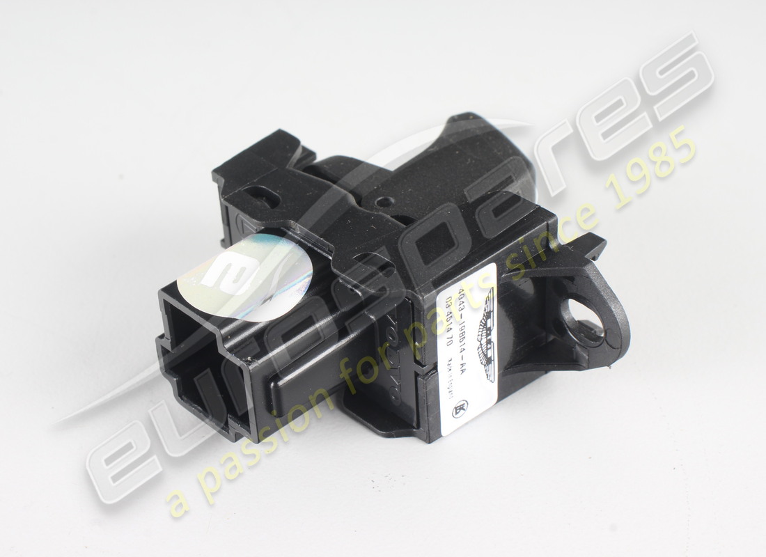 USED ASTON MARTIN SWITCH, BOOT RELEASE. PART NUMBER 4G4319B514AA (2) used aston martin switch, boot release. part number 4g4319b514aa (2)