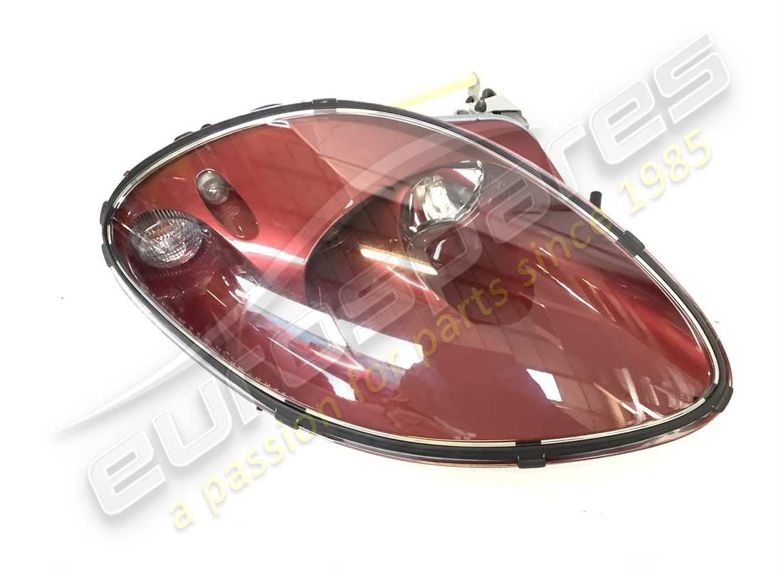 NEW Ferrari RH HEADLAMP ASSEMBLY (RHD - ROSSO FIORANO) . PART NUMBER 72001376 (1)