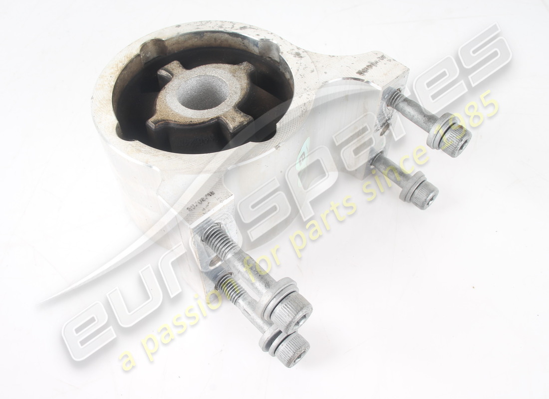 USED Ferrari COMPLETE RH BUSHING MOUNT . PART NUMBER 319484 (1)