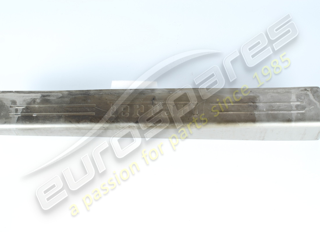 DAMAGED Ferrari RH KICKPLATE . PART NUMBER 88825500 (1)
