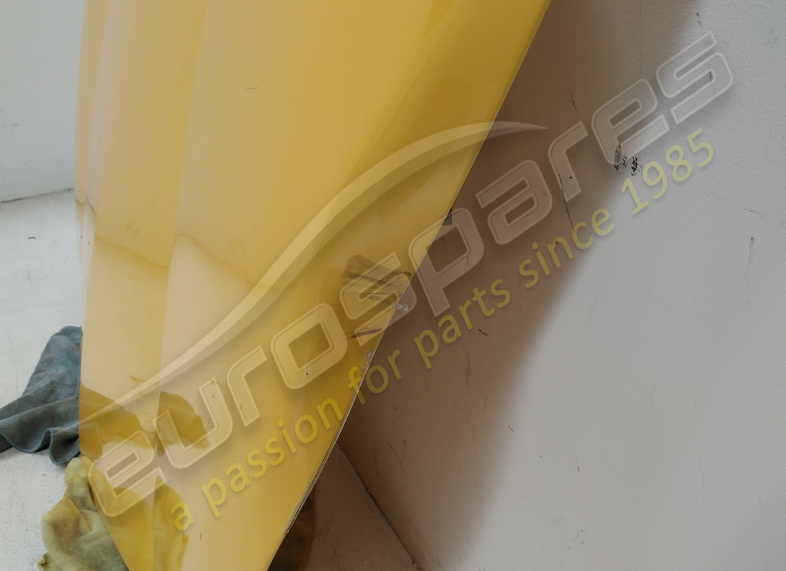 damaged lamborghini front hood. part number 470823021e (2)