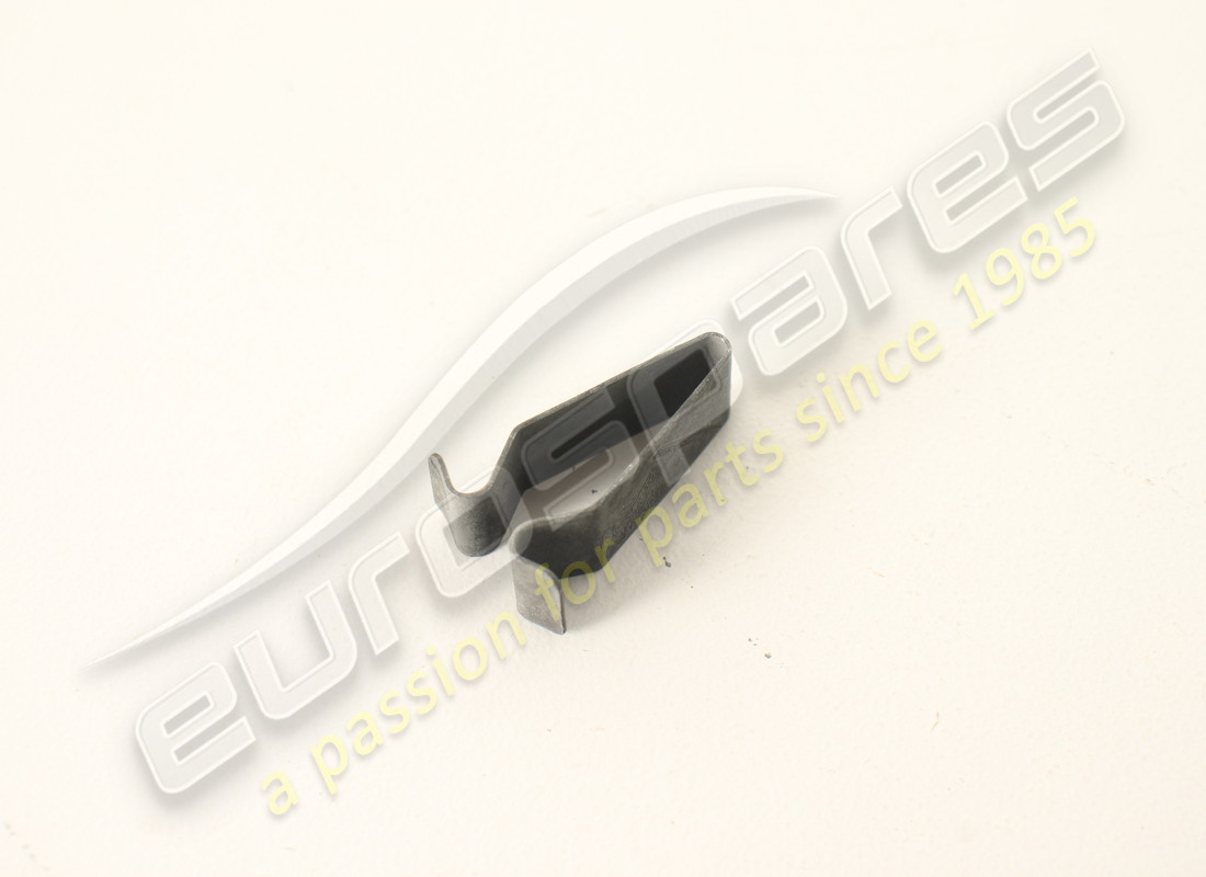 NEW PORSCHE RETAINING CLIP. PART NUMBER 95555527600 (1) new porsche retaining clip. part number 95555527600 (1)