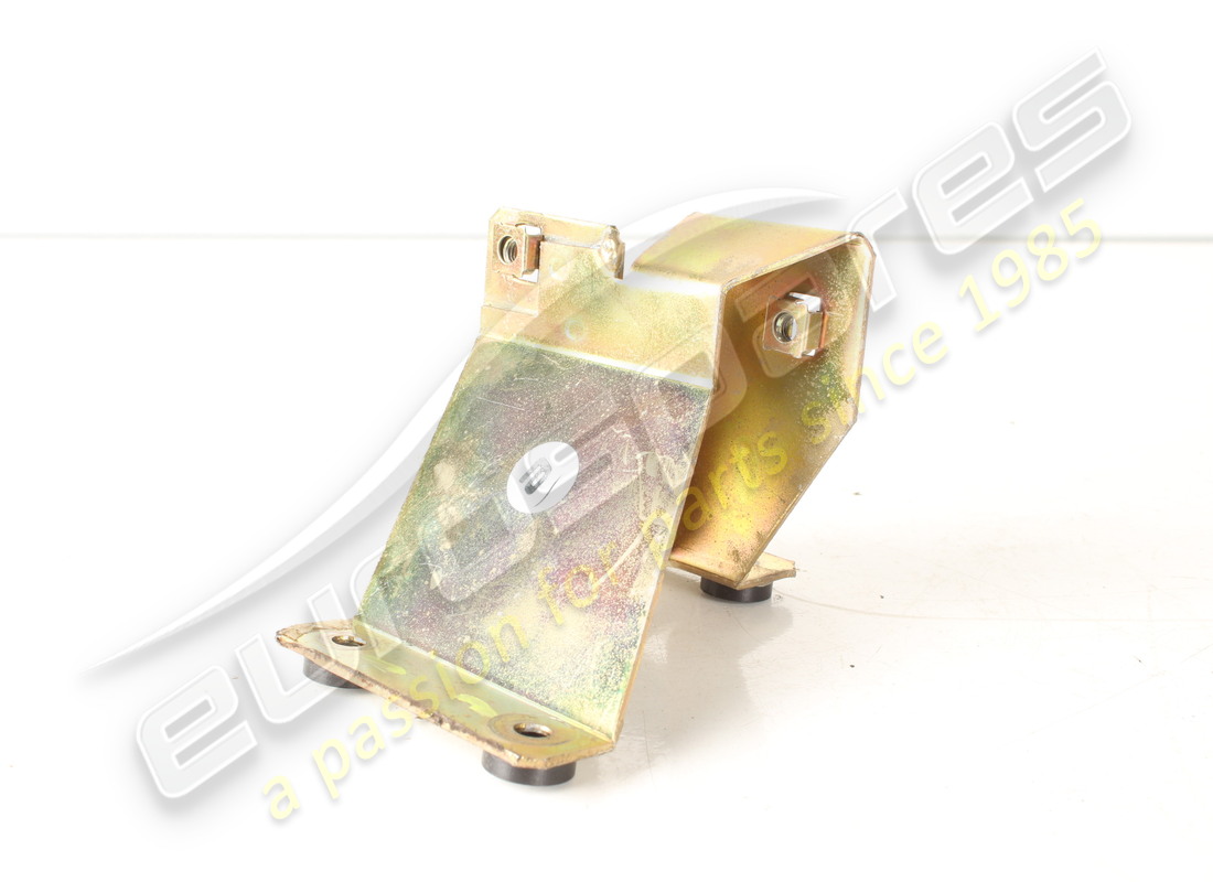 USED FERRARI RH BRACKET. PART NUMBER 67000200 (2) used ferrari rh bracket. part number 67000200 (2)
