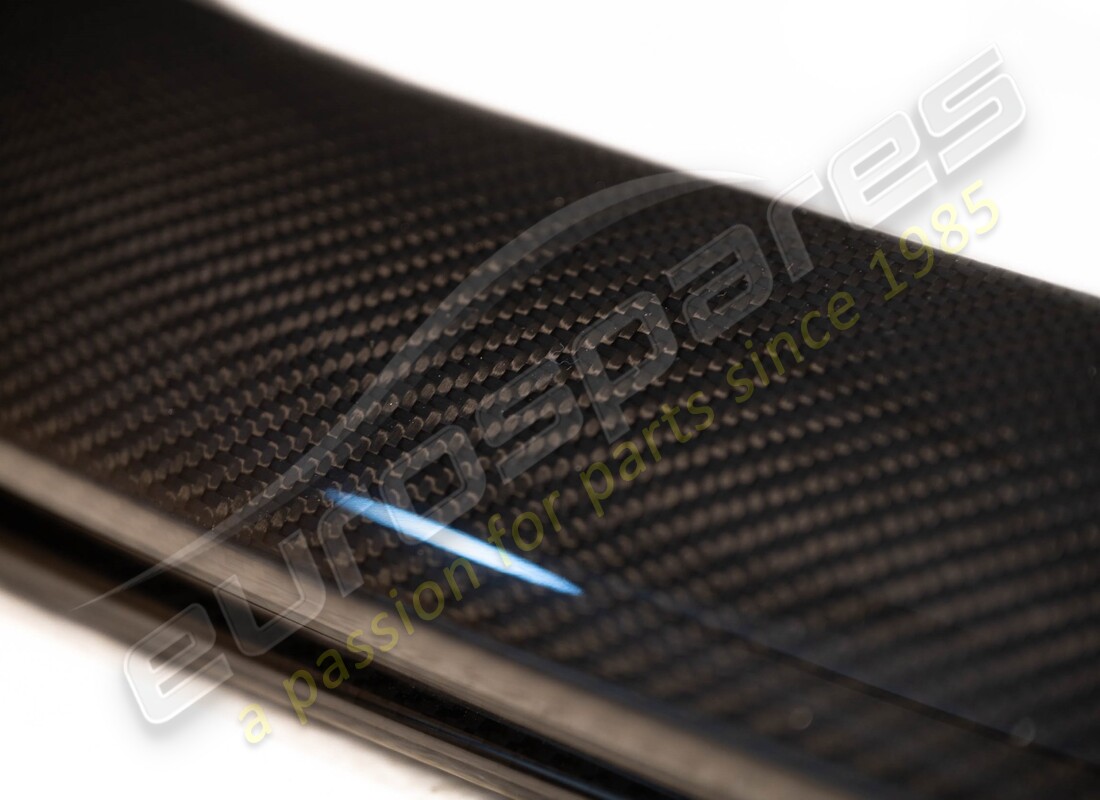 NEW (OTHER) MASERATI MC20 FRONT BUMPER SPOILER CARBON. PART NUMBER 670175067 (2) new (other) maserati mc20 front bumper spoiler carbon. part number 670175067 (2)