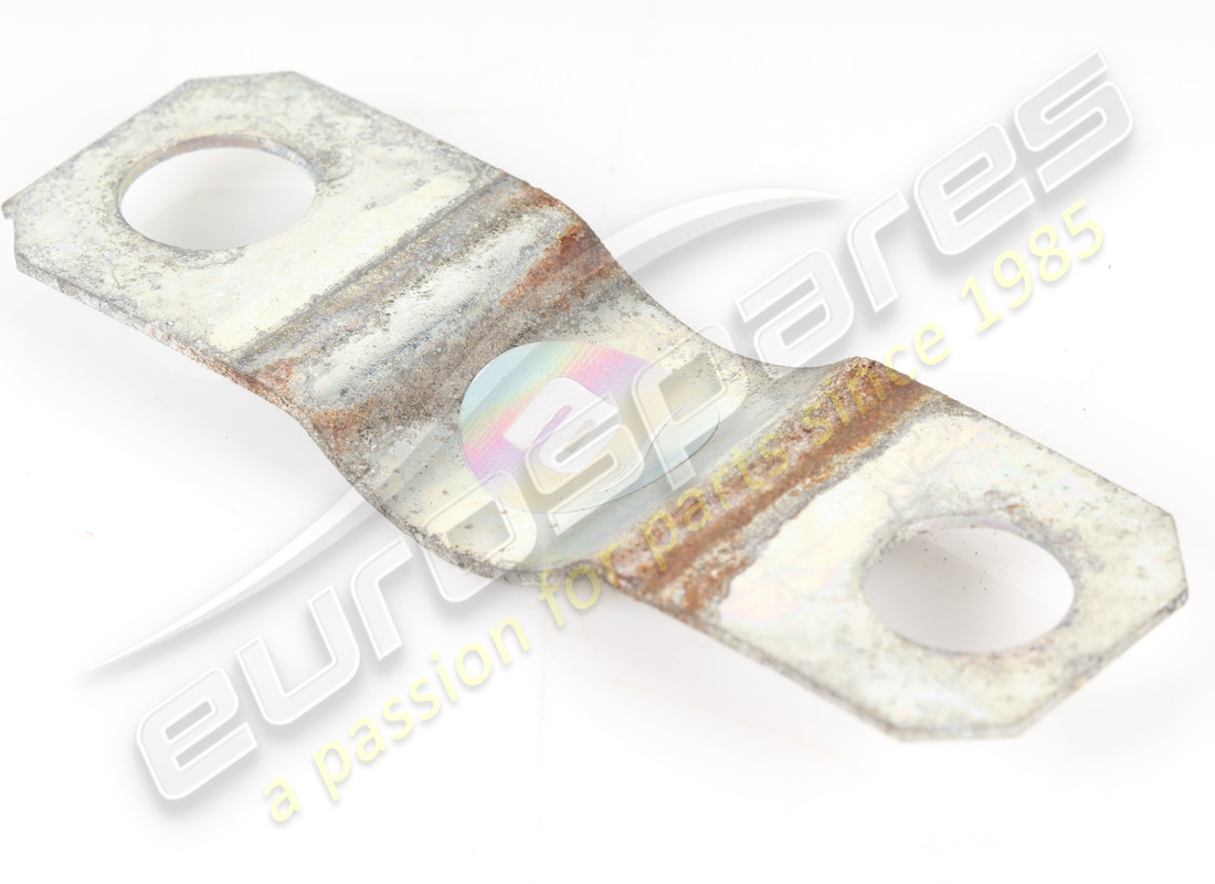 USED FERRARI LOWER RETAINER BRACKET. PART NUMBER 260072 (2) used ferrari lower retainer bracket. part number 260072 (2)