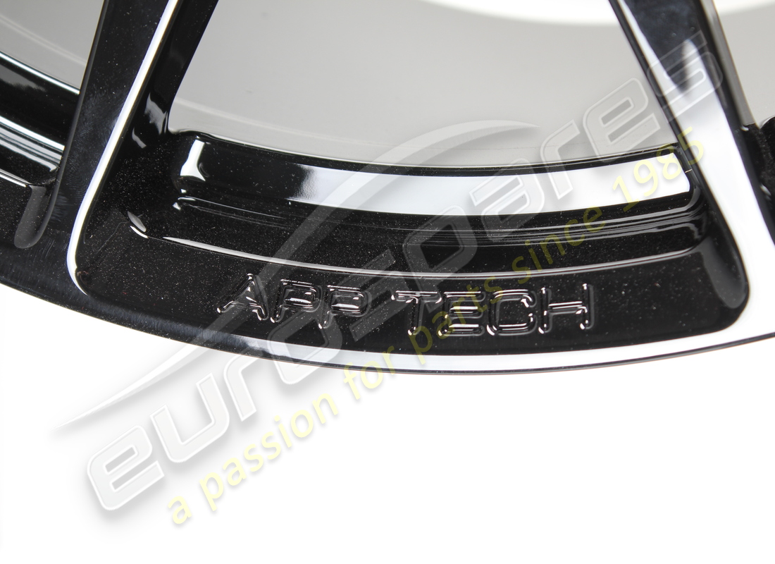 reconditioned lamborghini rear wheel 13x21. part number 470601017aa (3)