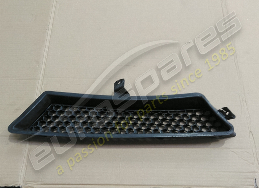 DAMAGED LAMBORGHINI FRESH-AIR GRILL. PART NUMBER 400317115 (1) damaged lamborghini fresh-air grill. part number 400317115 (1)
