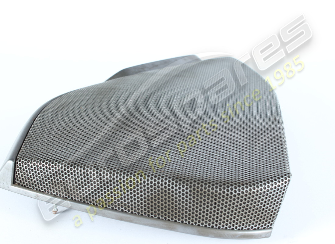 DAMAGED Ferrari RH WOOFER GRILLE . PART NUMBER 89357200 (1)