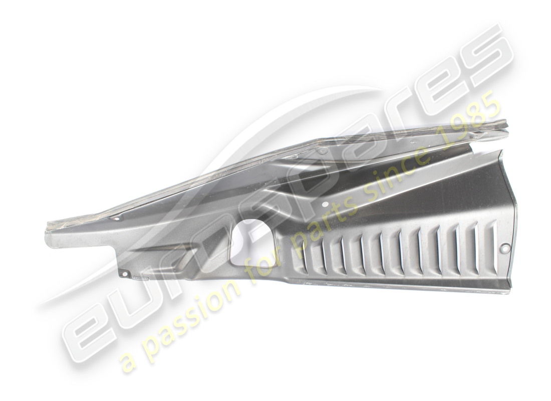 used ferrari rh lateral cosmetic shield. part number 82904800 (2)