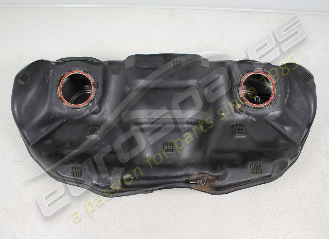 USED MASERATI COMPLETE DIESEL FUEL TANK. PART NUMBER 670159335 (3) used maserati complete diesel fuel tank. part number 670159335 (3)