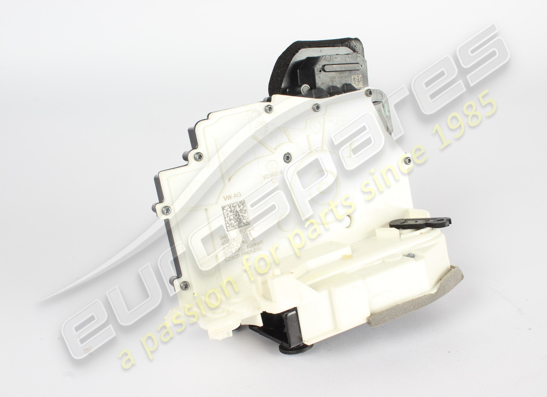 USED PORSCHE DOOR LATCH. PART NUMBER PAB837015B (2) used porsche door latch. part number pab837015b (2)