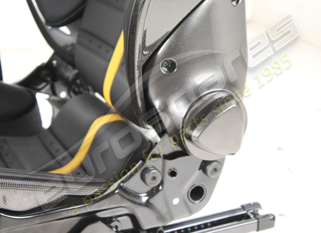 USED EUROSPARES 296 DAYTONA CARBON SEATS (SIZE LARGE). PART NUMBER EAP1490392 (8) used eurospares 296 daytona carbon seats (size large). part number eap1490392 (8)