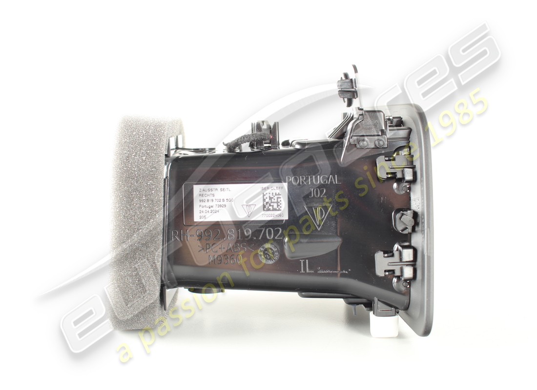 NEW PORSCHE AIR VENT RIGHT BLACK. PART NUMBER 992819702B5Q0 (3) new porsche air vent right black. part number 992819702b5q0 (3)