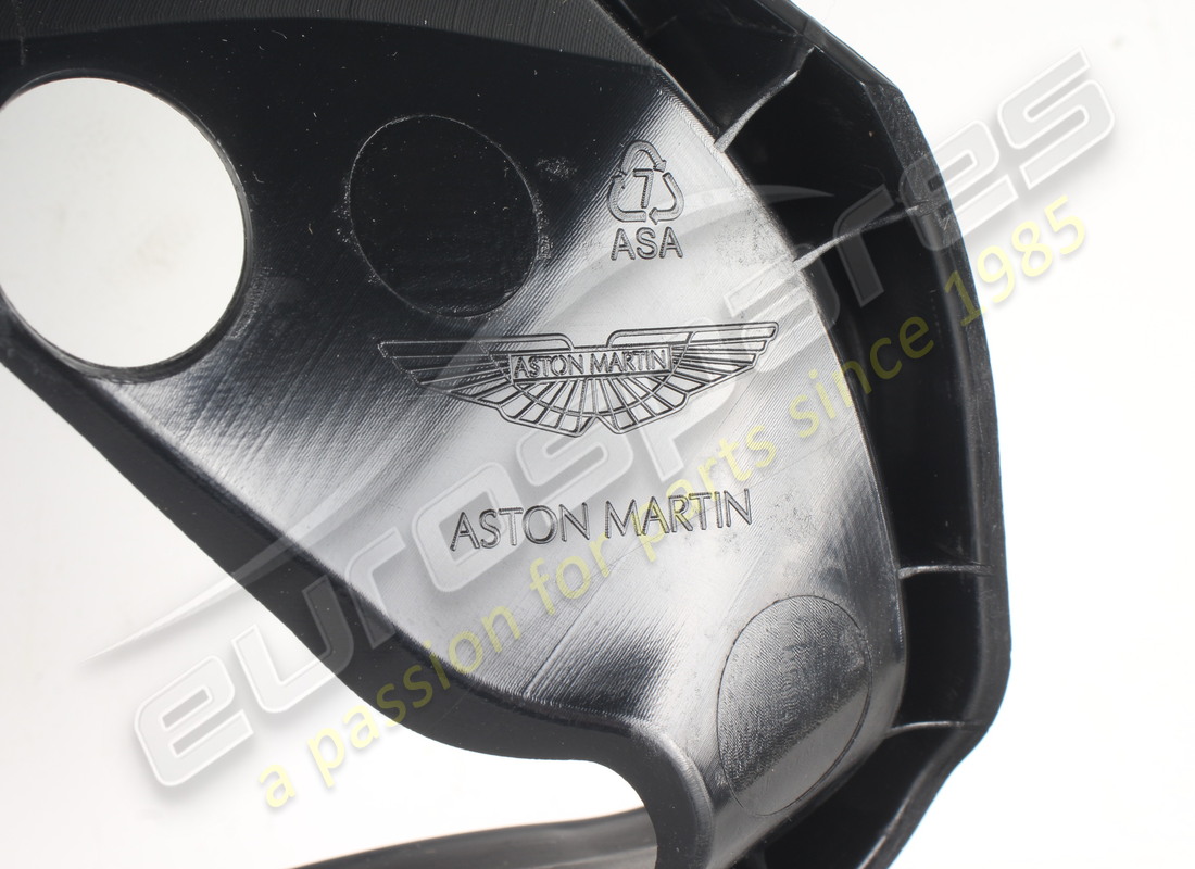 NEW ASTON MARTIN SURROUND MOULDING ASSEMBLY, RADIATOR GRILLE. PART NUMBER DG438190AC (5) new aston martin surround moulding assembly, radiator grille. part number dg438190ac (5)