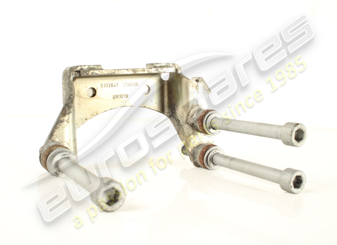 USED Ferrari LH BUSH TRAVEL LIMITER BRACK . PART NUMBER 280019 (1)