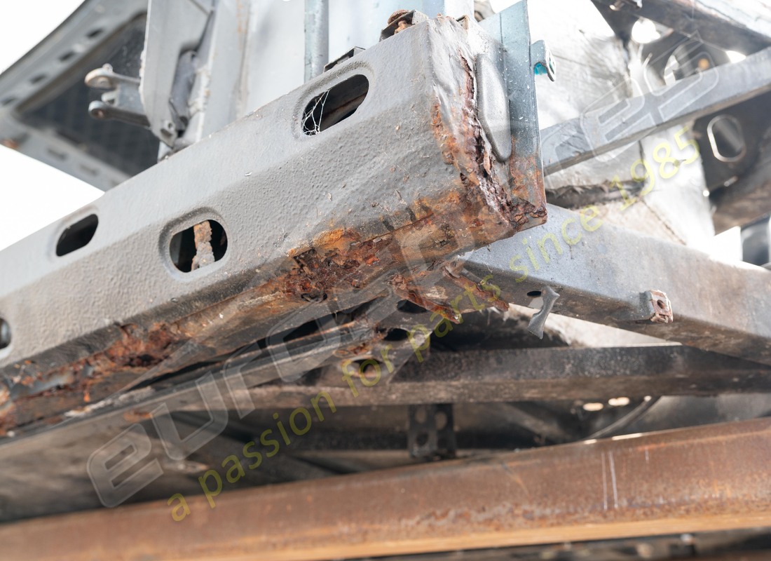 USED FERRARI 550 COMPLETE BODYSHELL BARE. PART NUMBER 65375900 (14) used ferrari 550 complete bodyshell bare. part number 65375900 (14)