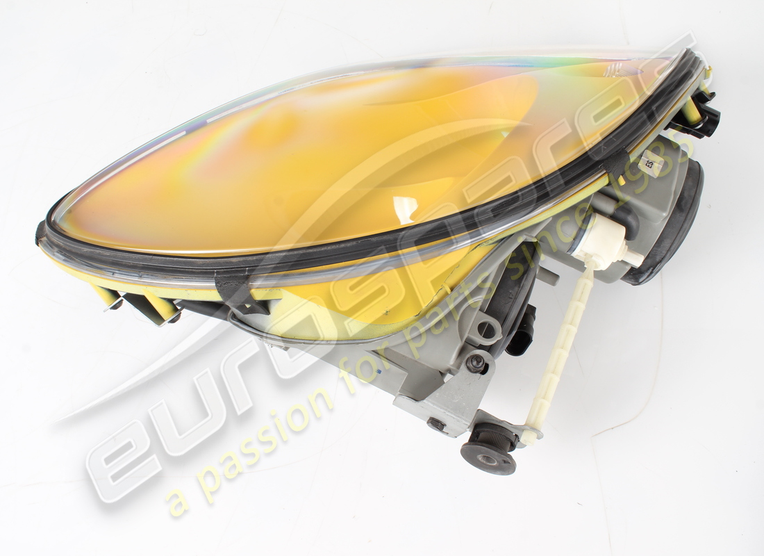 USED FERRARI RH LAMP ASSEMBLY RHD GIALLO MODENA. PART NUMBER 72001370 (2) used ferrari rh lamp assembly rhd giallo modena. part number 72001370 (2)