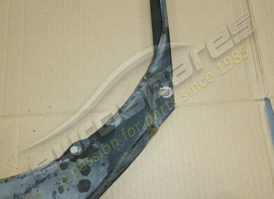 DAMAGED FERRARI HOOD FOR ELECTROFANS. PART NUMBER 154533 (4) damaged ferrari hood for electrofans. part number 154533 (4)